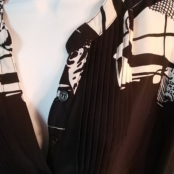 Melissa McCarthy Plus Pintucked Cheetah Blouse - Picture 6 of 8